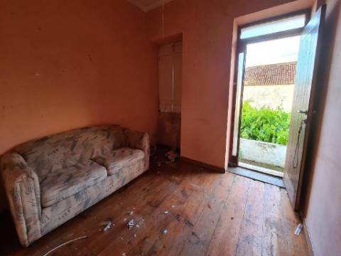 Moradia T3 no Raminho em Angra do Heroísmo