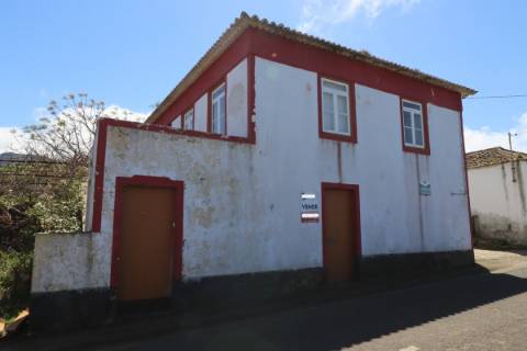 Moradia T3 no Raminho em Angra do Heroísmo