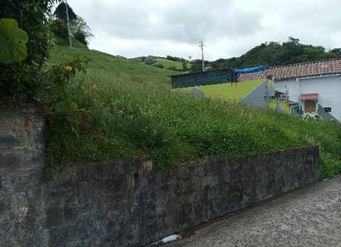 Conjunto de 3 Terrenos Rústicos de Cultura em Lomba do Cavaleiro na Povoação