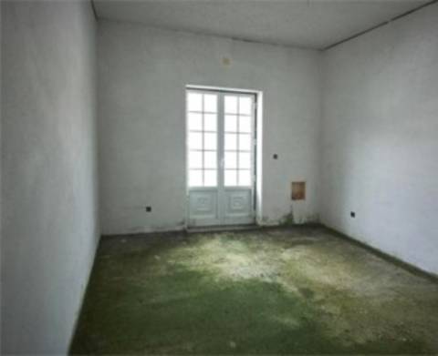 Edifício Misto de Habitação e Restaurante em Posto Santo Angra do Heroísmo