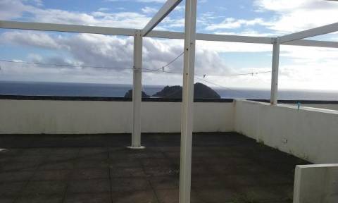 Área de Terraço em Estrutura Metálica - Vila Franca do Campo