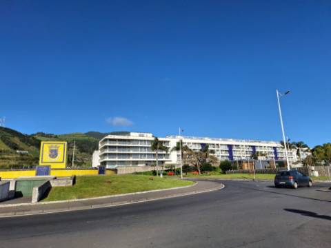 Área de Terraço em Estrutura Metálica - Vila Franca do Campo