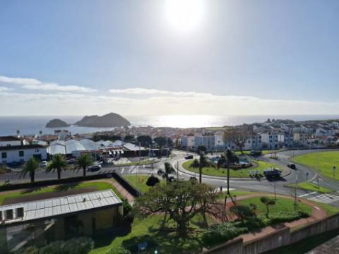Área de Terraço em Estrutura Metálica - Vila Franca do Campo