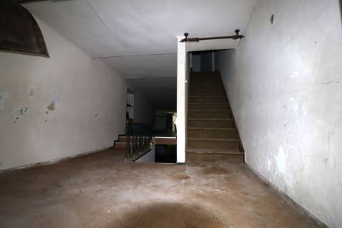 Prédio Urbano de Habitação e Comércio no Centro de Angra do Heroísmo