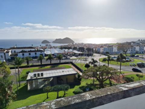 Área de Terraço em Estrutura Metálica - Vila Franca do Campo