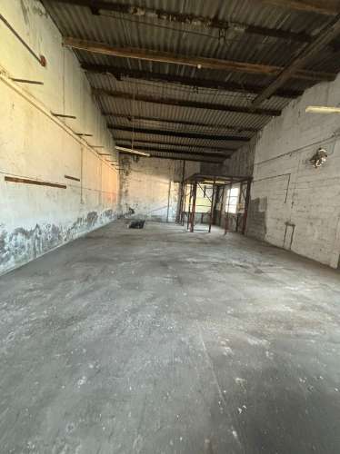 Prédio Industrial de 2 Edifícios e 1 Armazém em Santa Cruz - Praia da Vitória