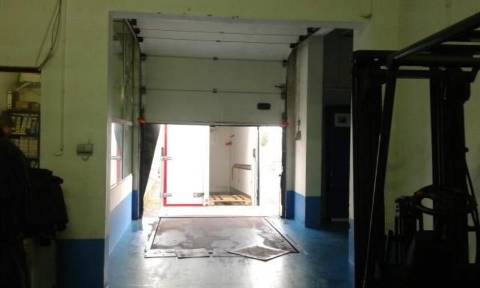 Prédio Industrial de 2 Edifícios e 1 Armazém em Santa Cruz - Praia da Vitória