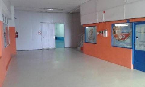 Prédio Industrial de 2 Edifícios e 1 Armazém em Santa Cruz - Praia da Vitória