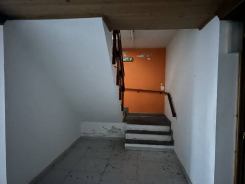 Edifício com Loja no R/C e 9 Apartamentos em Ponta Delgada