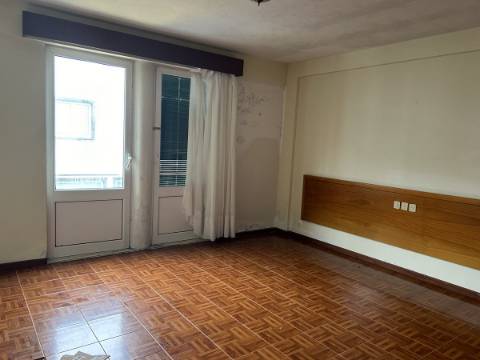 Edifício com Loja no R/C e 9 Apartamentos em Ponta Delgada