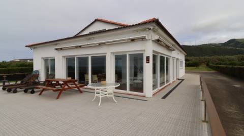 MORADIA ISOLADA COM VISTA MAR DIRETA