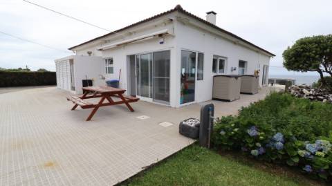 MORADIA ISOLADA COM VISTA MAR DIRETA