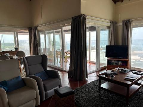 MORADIA ISOLADA COM VISTA MAR DIRETA