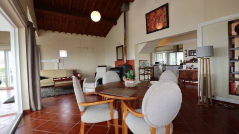 MORADIA ISOLADA COM VISTA MAR DIRETA