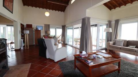 MORADIA ISOLADA COM VISTA MAR DIRETA