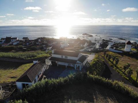 Oportunidade Única - Moradia com Vista Deslumbrante nos Mosteiros!