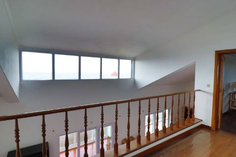 Oportunidade Única - Moradia com Vista Deslumbrante nos Mosteiros!