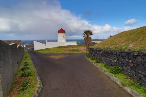 Oportunidade Única - Moradia com Vista Deslumbrante nos Mosteiros!