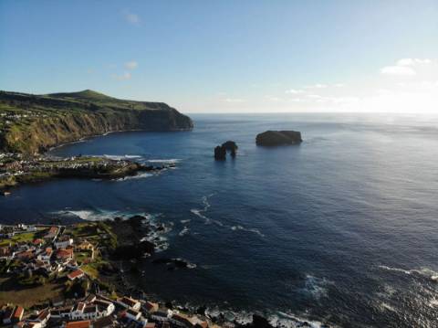 Oportunidade Única - Moradia com Vista Deslumbrante nos Mosteiros!