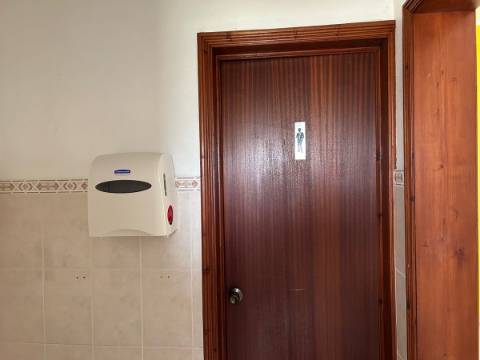 Edifício Comercial na Achadinha Concelho do Nordeste