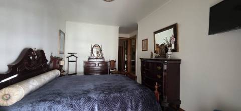 Apartamento T4 c/ garagem à venda quinta Voimarães