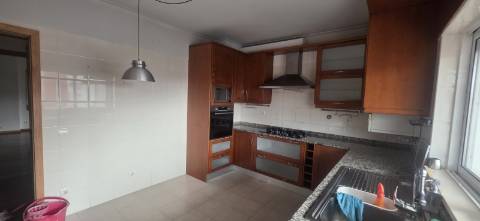 Excelente t4 DUPLEX com garagem duple e elevador na urbanização nova nova Conímbriga1