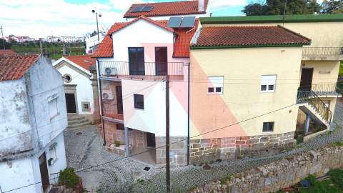 Moradia T3 Venda em Oliveira do Hospital e São Paio de Gramaços,Oliveira do Hospital
