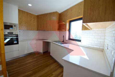 Moradia T3 Venda em Oliveira do Hospital e São Paio de Gramaços,Oliveira do Hospital