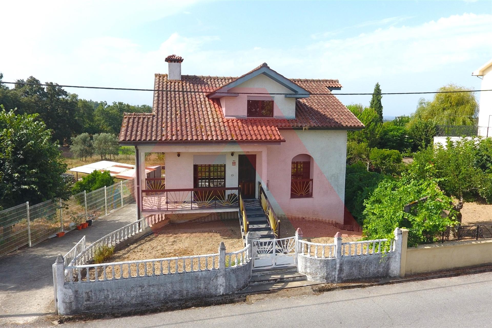 Moradia T3 Venda em Pinheiro de Ázere,Santa Comba Dão