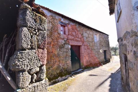 Moradia T4 Venda em Espariz e Sinde,Tábua