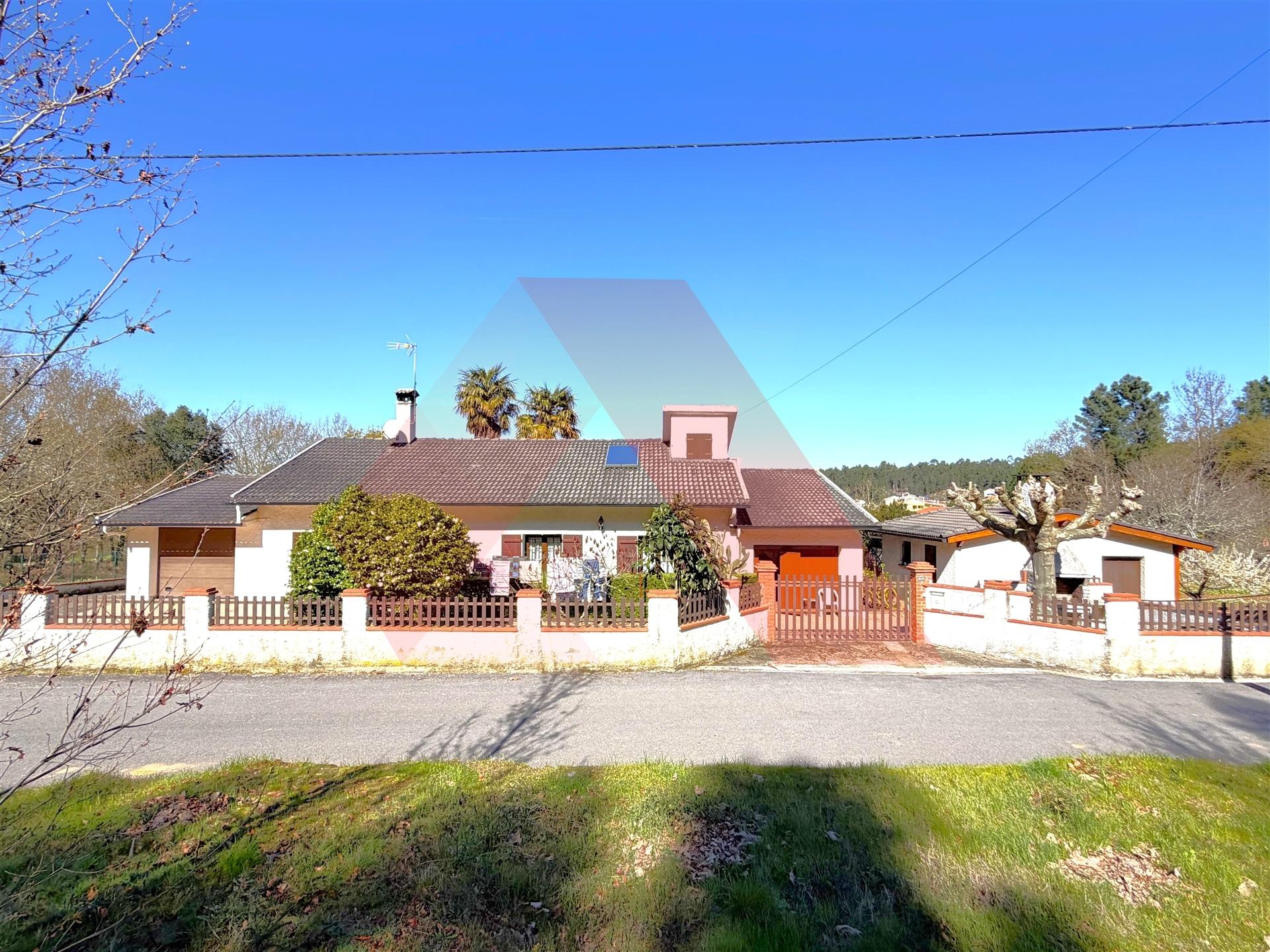 Moradia Isolada T3 Venda em Espariz e Sinde,Tábua