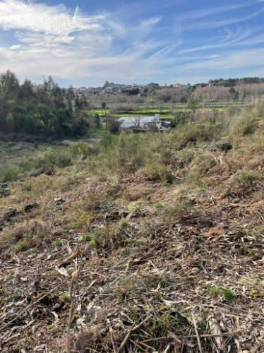 Terreno urbano em Sandim para construção