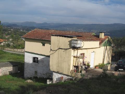 3 prédios urbanos e terreno rústicos em Rande - freguesia de Sobretâmega