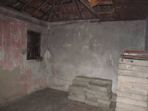 Terreno de 20000m2 com Casa de um pavimento com 6 divisões em Moira - freguesia de Constance