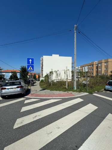 Terreno para construção - Oliveira do Douro (Vila Nova de Gaia)