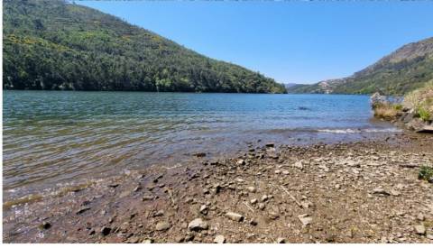 Quinta no Douro com Projeto Hoteleiro | Vista Rio | Praia Privativa | Sebolido