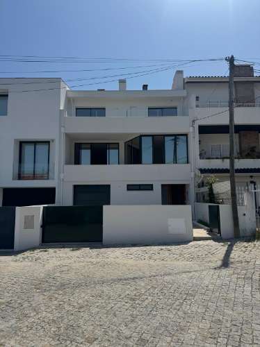 Moradia T4 em Gondomar - Totalmente Remodelada com Qualidade Premium | Disponível em Julho!
