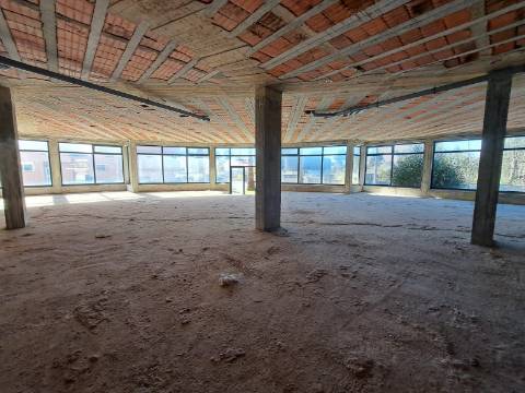 Loja de Excelência na Madalena - Vila Nova de Gaia