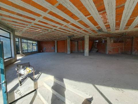 Loja de Excelência na Madalena - Vila Nova de Gaia