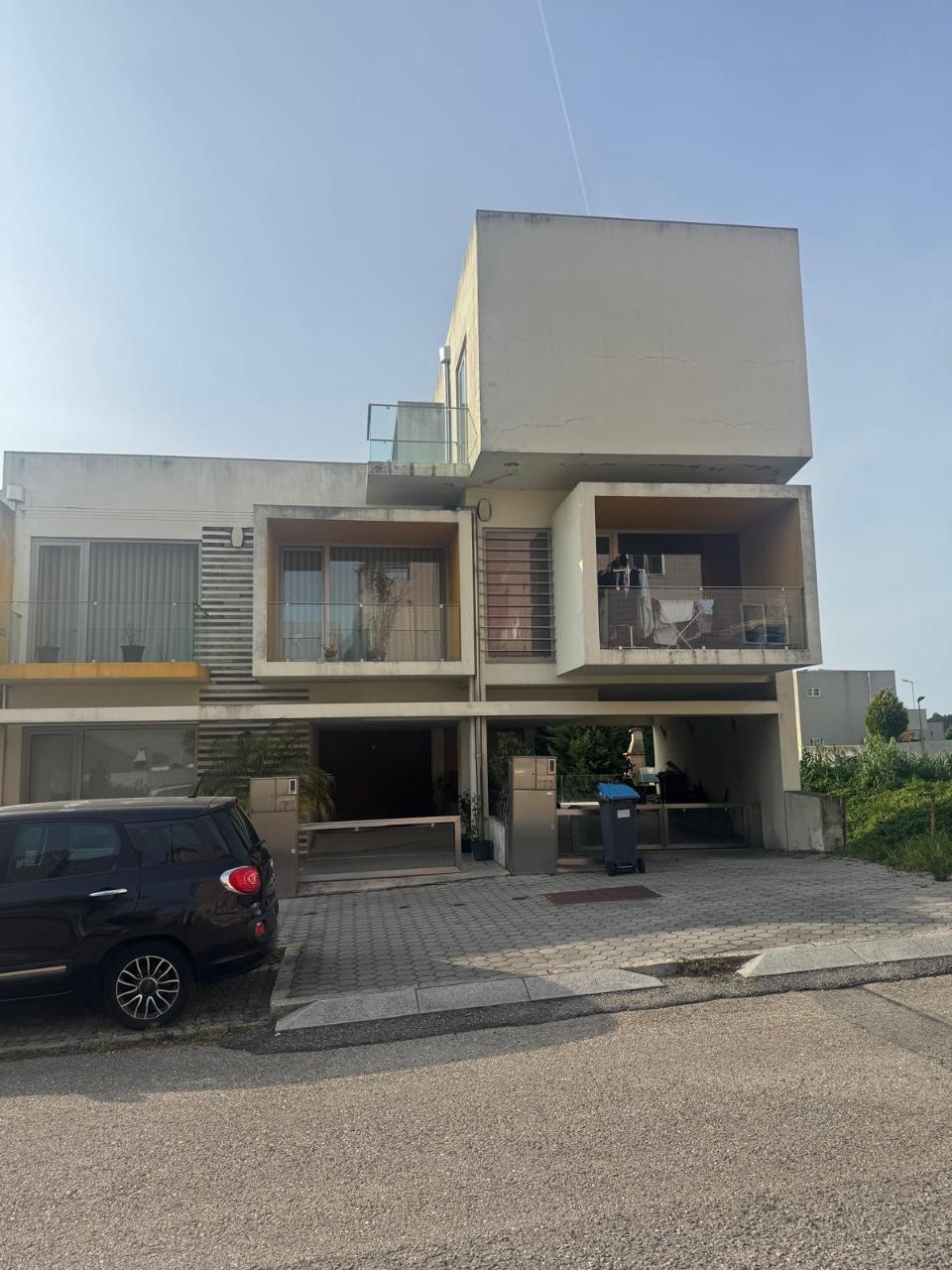 Moradia T3 à venda em Pedroso, Vila Nova de Gaia - Este imóvel encontra-se em regime de exclusividade