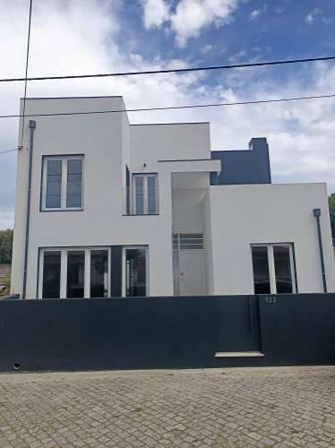 Moradia T3 Renovada perto da praia - Arcozelo para arrendamento