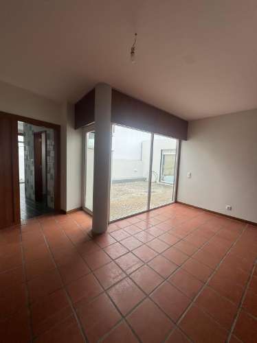 Moradia T3 Renovada perto da praia - Arcozelo para arrendamento