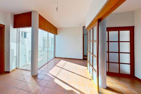 Moradia T3 Renovada perto da praia - Arcozelo para arrendamento