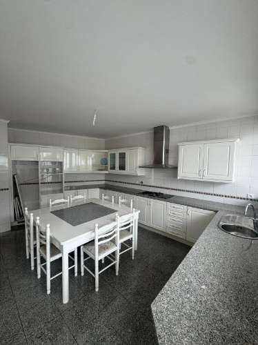 Moradia T3 Renovada perto da praia - Arcozelo para arrendamento