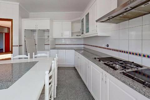 Moradia T3 Renovada perto da praia - Arcozelo para arrendamento