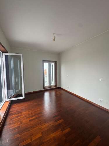 Moradia T3 Renovada perto da praia - Arcozelo para arrendamento