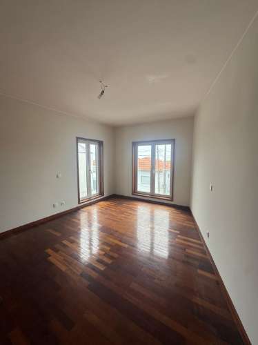 Moradia T3 Renovada perto da praia - Arcozelo para arrendamento