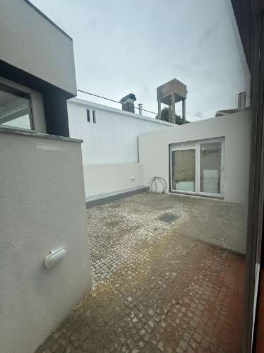 Moradia T3 Renovada perto da praia - Arcozelo para arrendamento