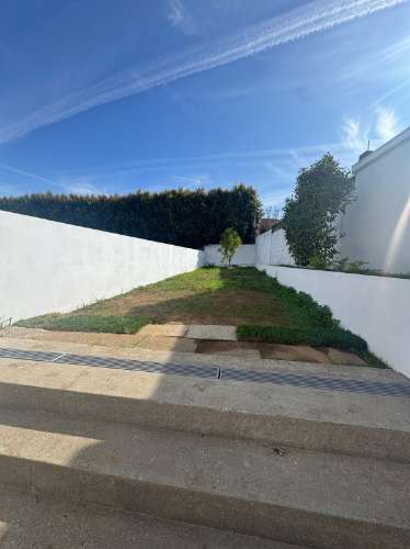 Moradia T3 Renovada perto da praia - Arcozelo para arrendamento