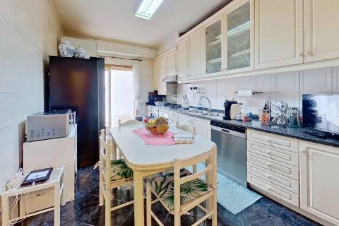 Apartamento T2 com terraço e churrasqueira - Mafamude, Vila Nova de Gaia